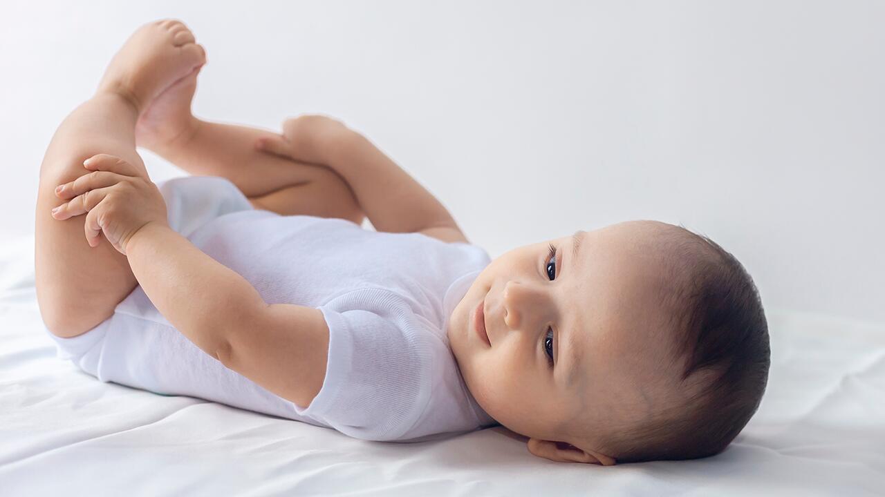 Wundschutzcreme-Test: Mineralölbestandteile gehören nicht auf Babyhaut