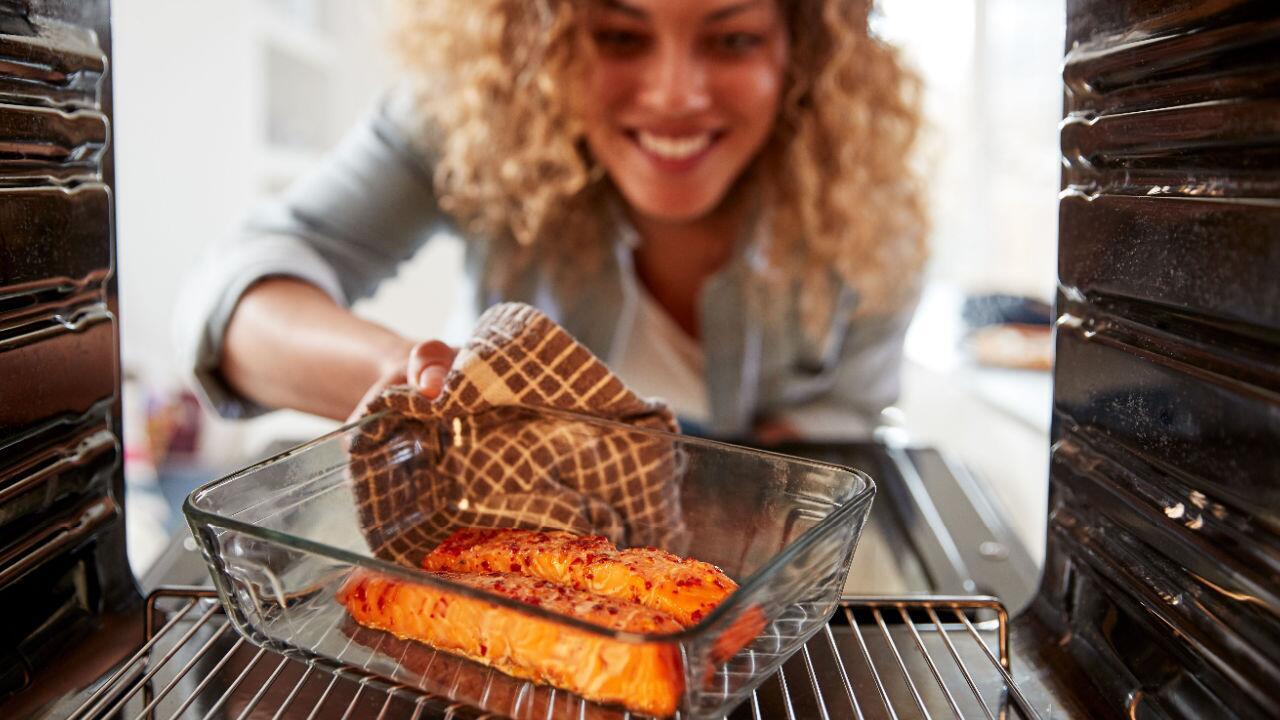 Energie sparen beim Backofen: Tipps fürs Backen, Braten & Garen