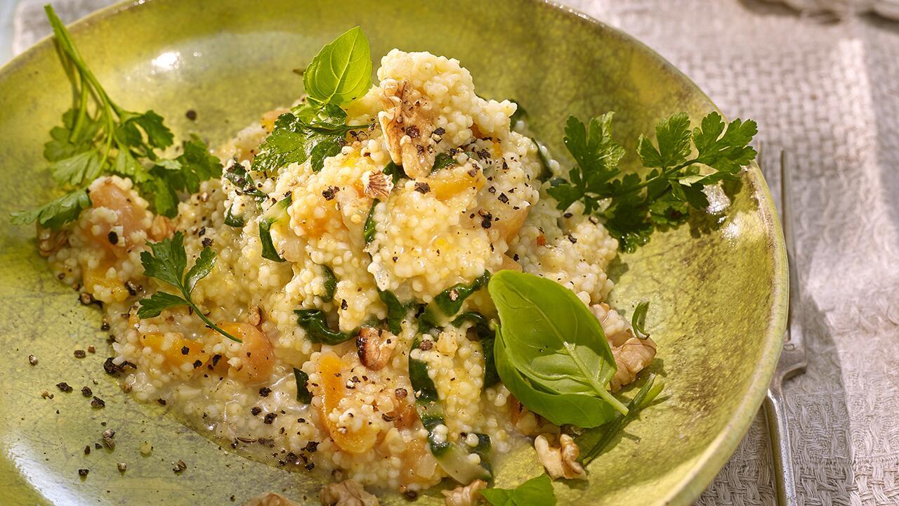 Rezept: Mangold-Hirsotto mit getrockneten Aprikosen