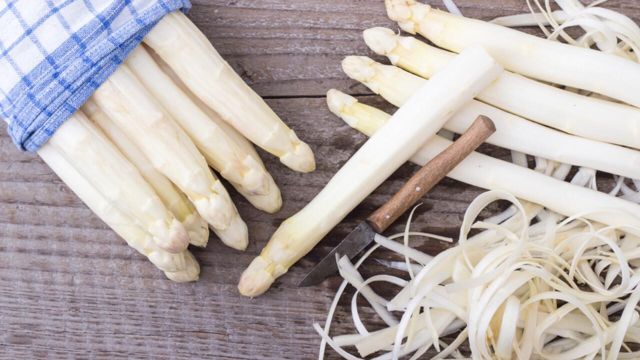 Spargelschalen: Was Sie aus den Resten Leckeres kochen können