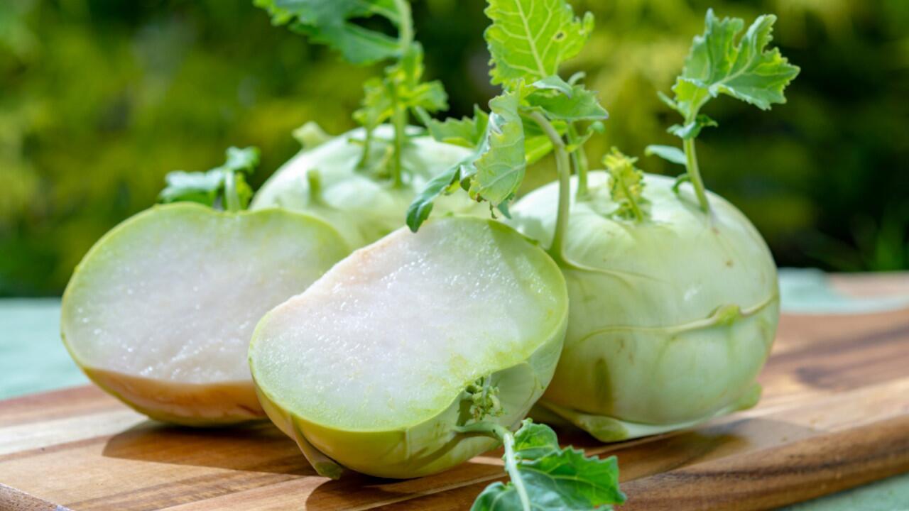 Kohlrabi roh essen – ist das Gemüse roh gesünder als gekocht?