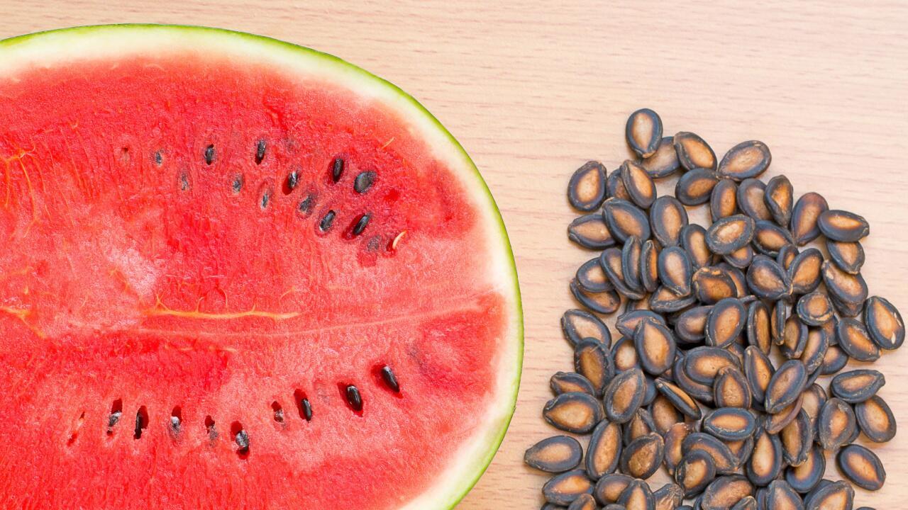 Wassermelonenkerne essen? Warum das sogar gesund ist