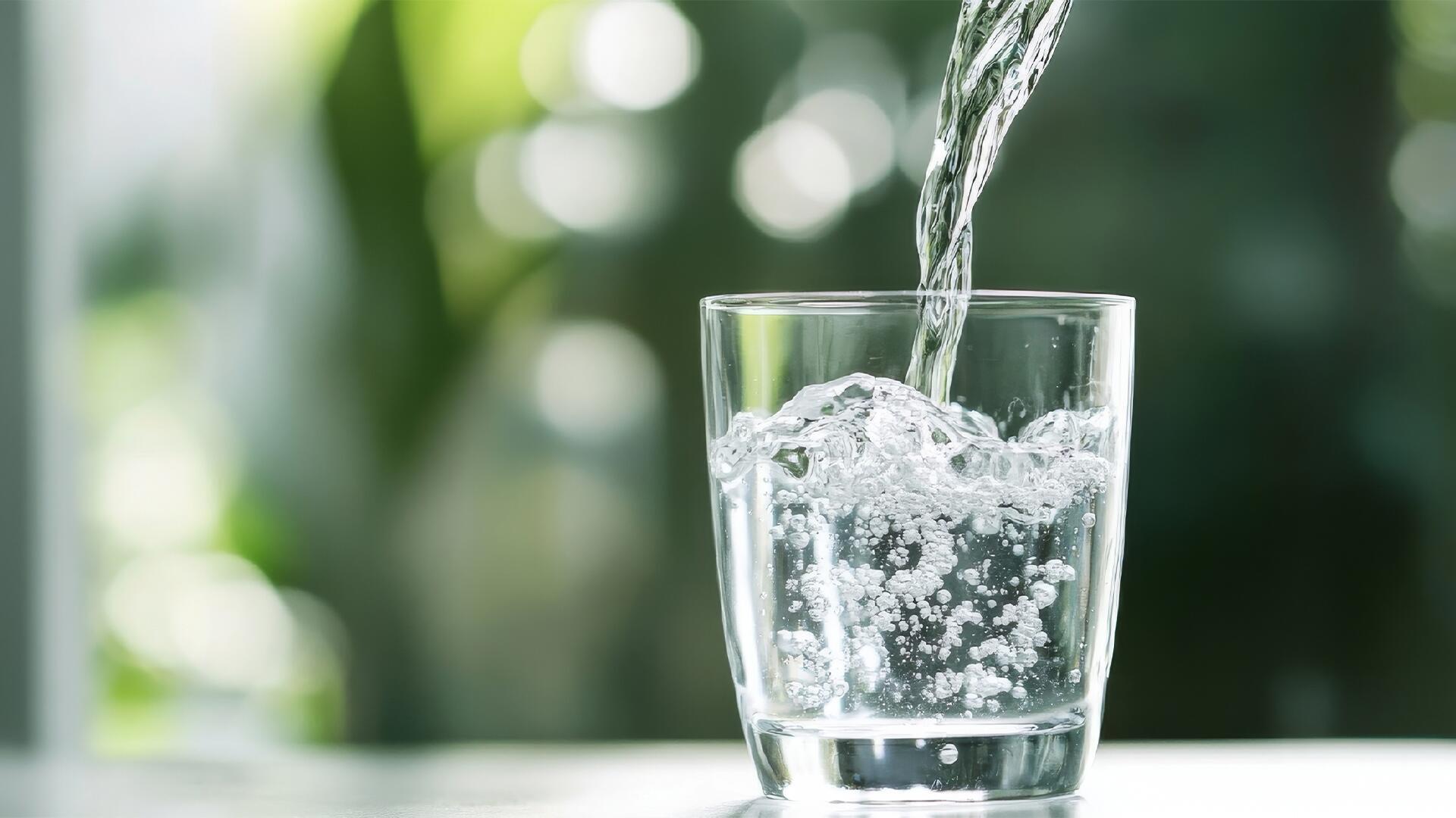 Studie: Glasflaschen enthalten mehr Mikroplastik als Plastikflaschen
