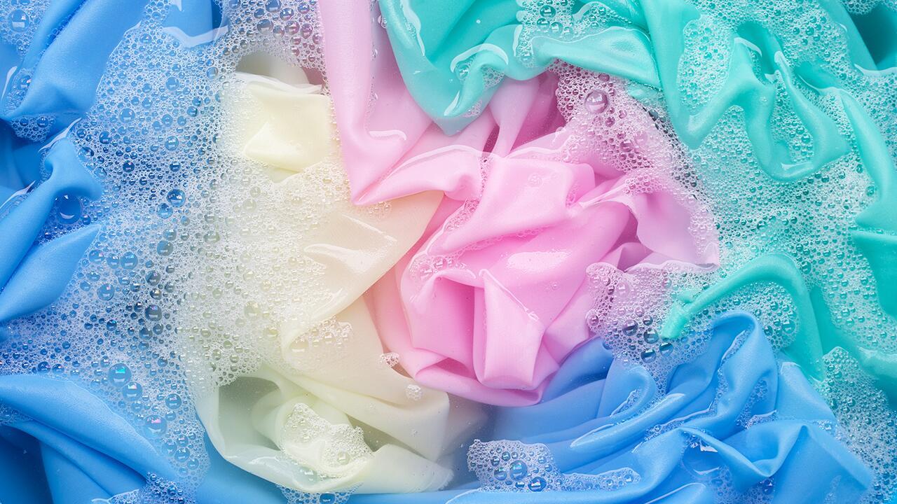 Color-Waschmittel im Test: Kein Pulver bekommt Bestnote Color-Waschmittel im Test: Kein Pulver bekommt Bestnote