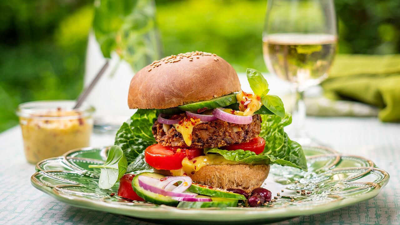 Rezept: Veganer Burger mit Bohnen-Chili-Patty