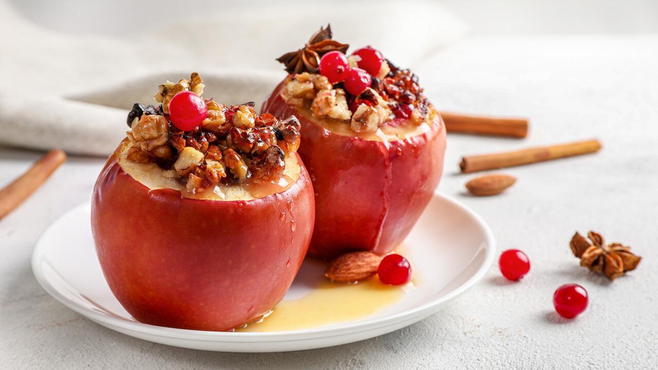 Bratapfel selber machen: Traditionelles Rezept mit vielen Varianten Bratapfel selber machen: Traditionelles Rezept mit vielen Varianten