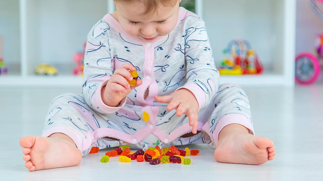 Babynahrung: Viele Produkte sind zu süß, zu salzig und völlig unnötig Babynahrung: Viele Produkte sind zu süß, zu salzig und völlig unnötig