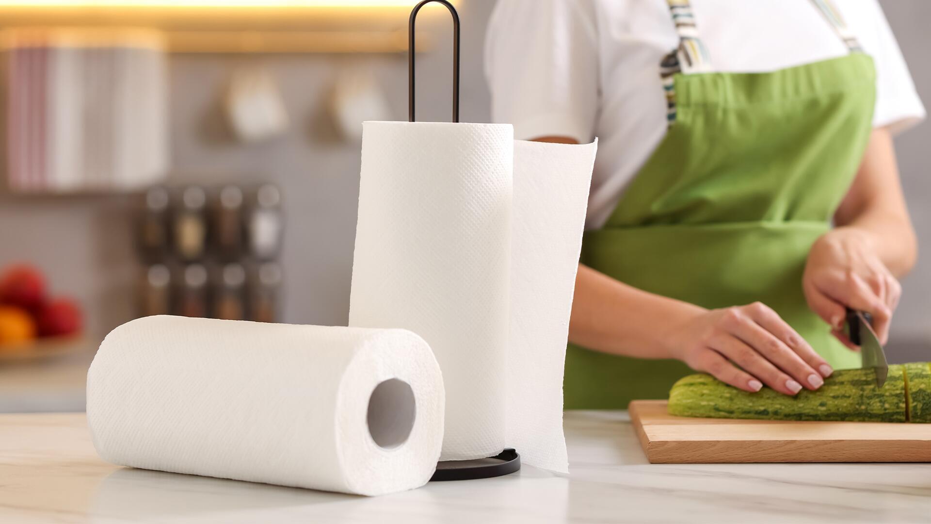 Küchenrollen im Test: Kontakt mit Lebensmitteln teils nicht ratsam