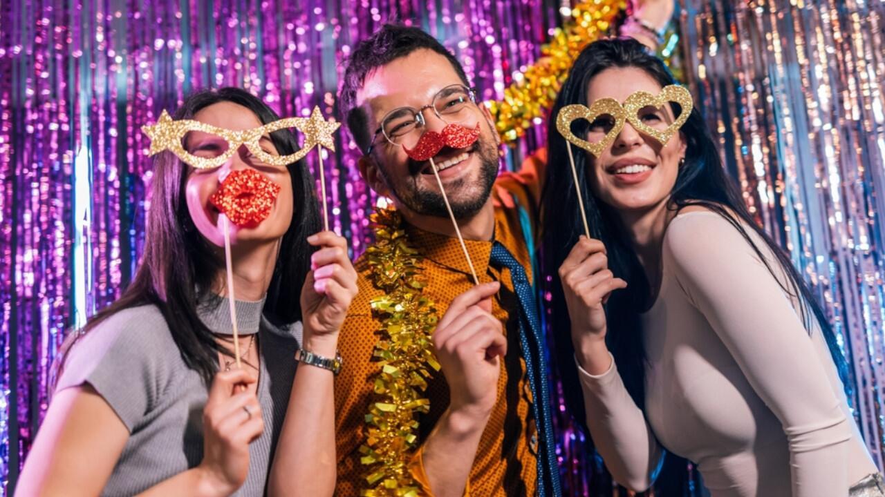 BUND-Untersuchung: Krebserregende Chemikalien in Silvesterdekoration und Pestizide in Snacks BUND-Untersuchung: Krebserregende Chemikalien in Silvesterdekoration und Pestizide in Snacks