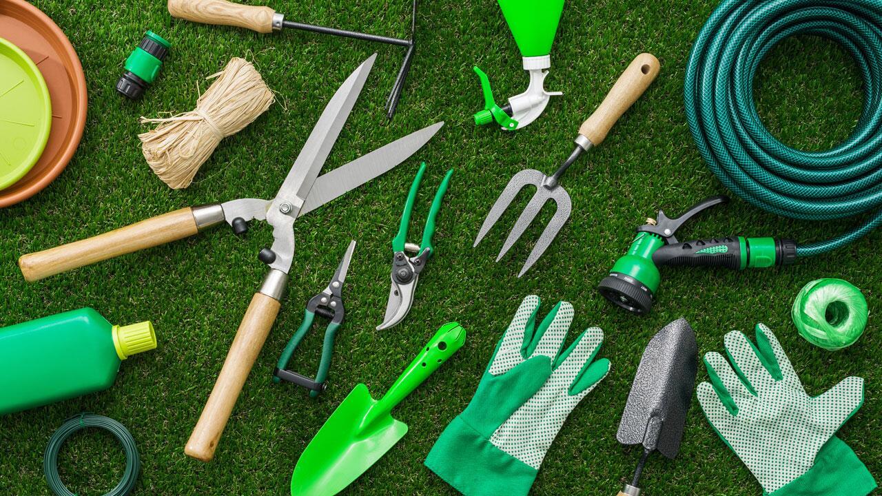 Gartengeräte & Gartenwerkzeuge: Grundausstattung, Auswahl und Pflege der wichtigsten Gartenhelfer