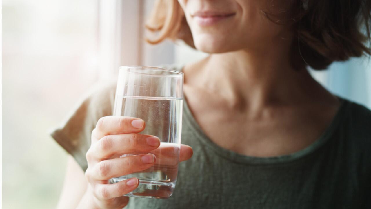 Tipps für genügend Flüssigkeit: Wie viel Wasser Sie am Tag trinken sollten