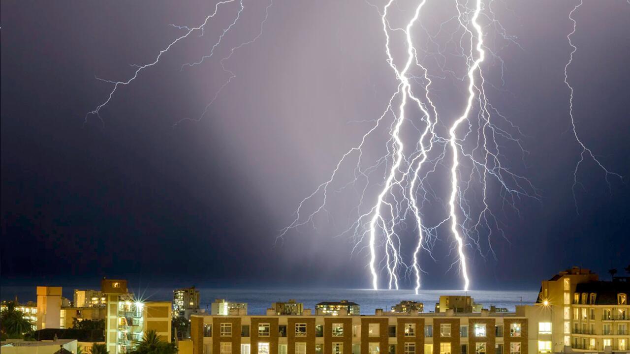 Duschen bei Gewitter und andere Gewitter-Mythen