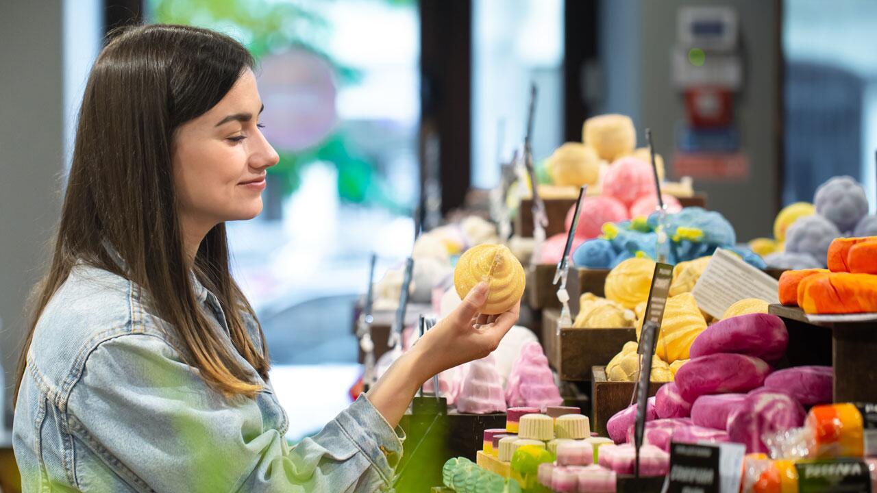 Feste Kosmetik: Wie gut ist sie für Umwelt, Haut und Haar? 