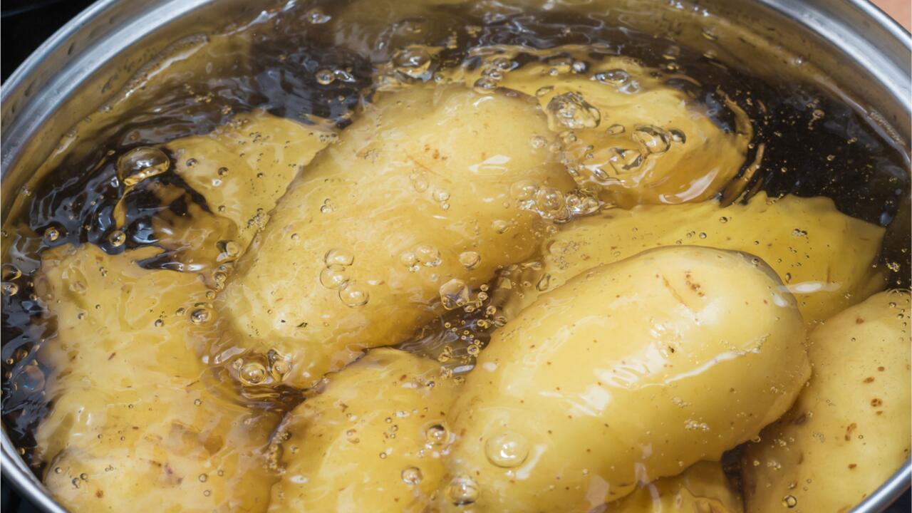 Kartoffelwasser wiederverwenden: Was Sie beachten sollten