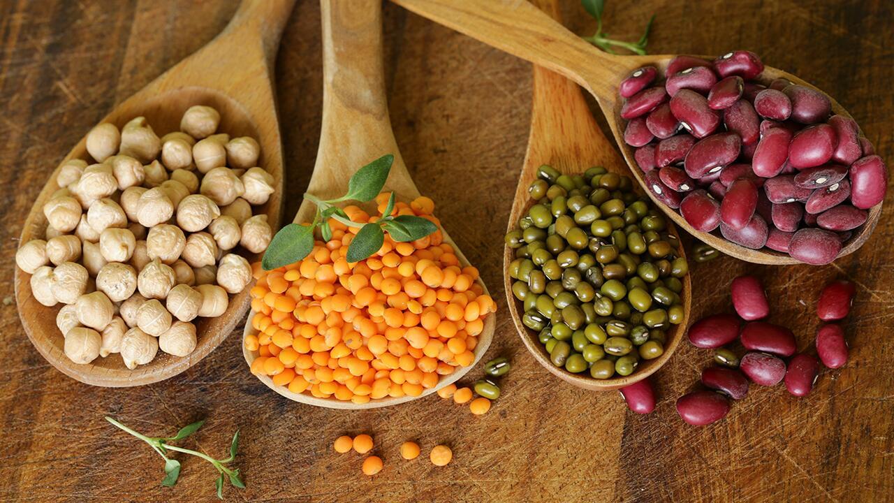 Bohnen, Linsen, Erbsen: So verursachen Hülsenfrüchte weniger Blähungen