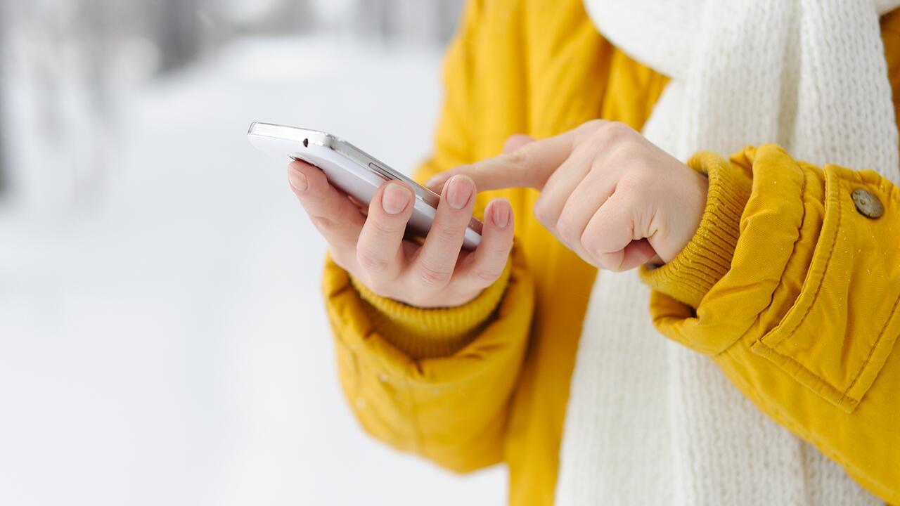 Smartphones im Winter: So können Sie den Akku schonen